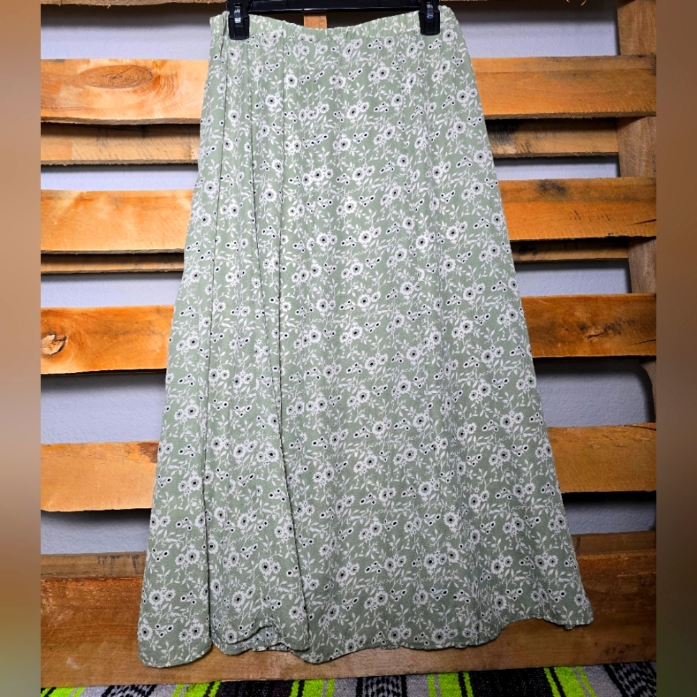 Max studio floral skirt Size:S Color:Green - Picture 3 of 5